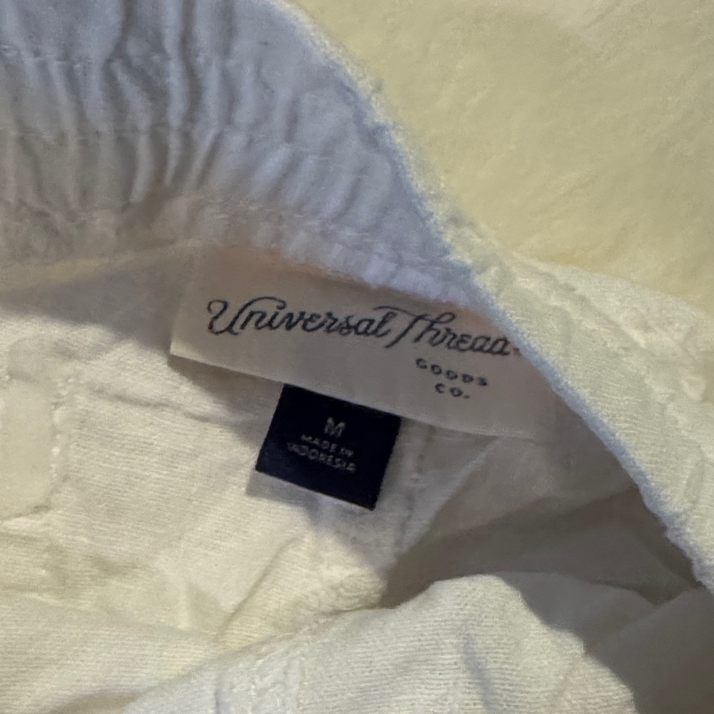 Universal Thread Drawstring Linen Shorts - Picture 2 of 3